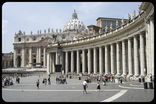 Vatican &#8211; San Peter Square Rome &#8211; fr
