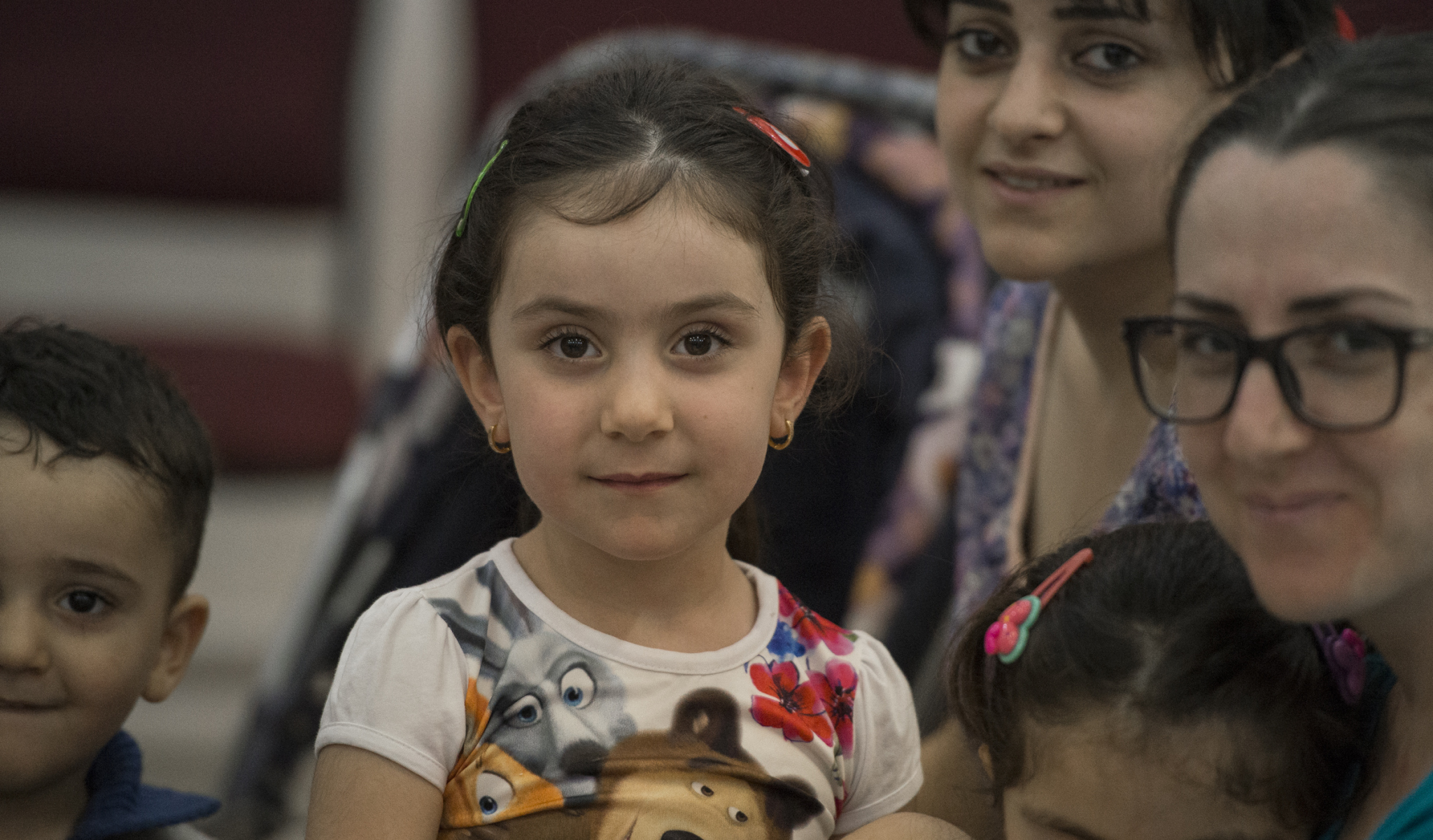 Mara, Anna, Alak et leurs enfants prennent quelques minutes pour partager leur témoignage de leur arrivée en Jordanie il y a 20 jours © Jeffrey Bruno