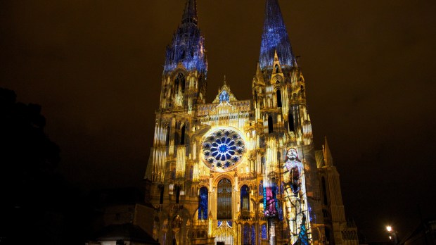 Chartres &#8211; © Spectaculaires &#8211; les Allumeurs d&rsquo;images &#8211; Photo M. Anglada