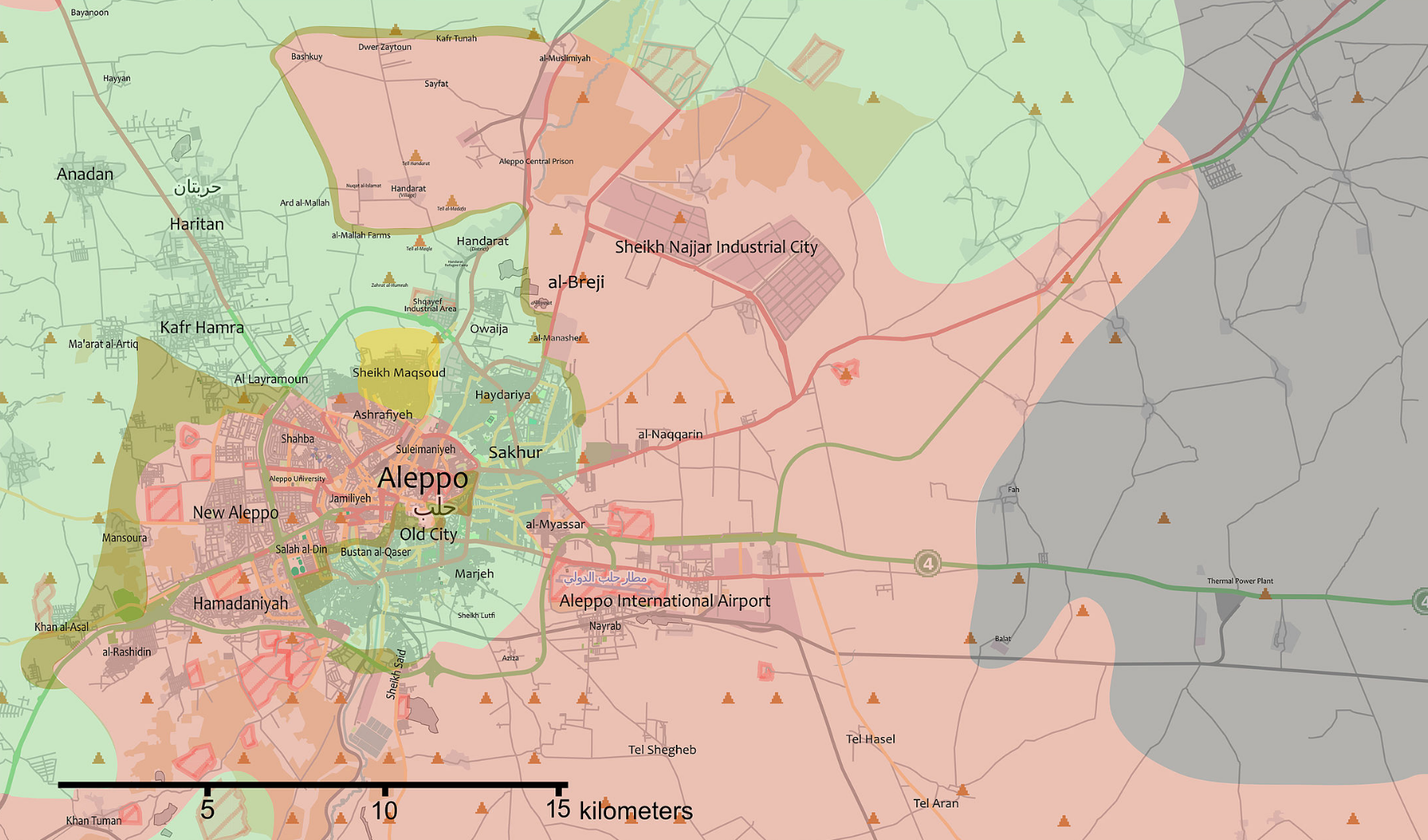 La situation à Alep fin juin 2016. En vert les rebelles contrôlent l'Ouest de la ville. En Rouge l'armée arabe syrienne contrôle l'Est.