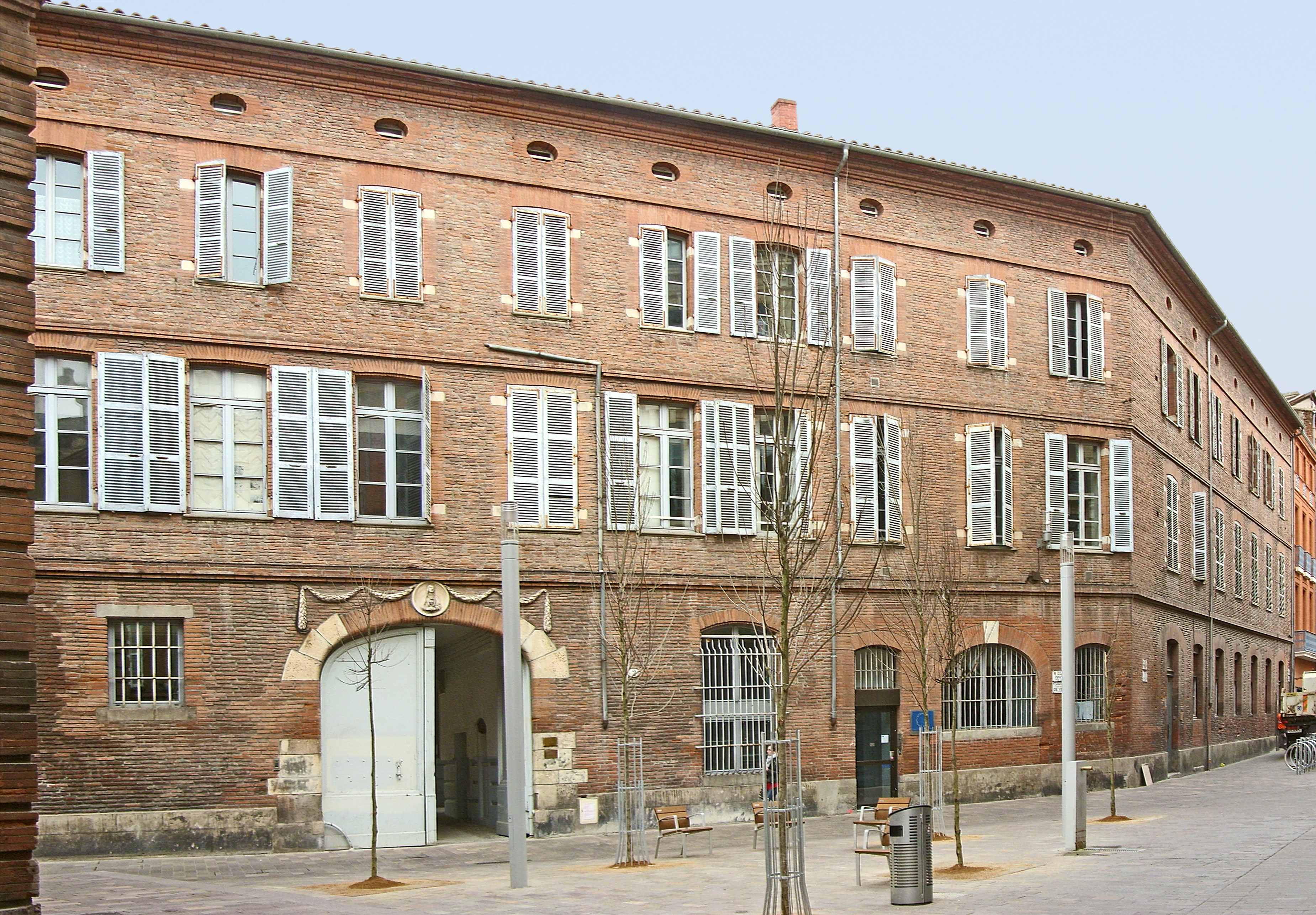 Collège de Foix (Toulouse). Façade et porche d'entrée. © Didier Descouens