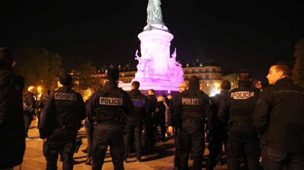 French police stage protest in Paris