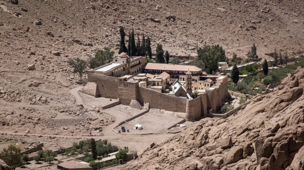 Shooting near Egypt monastery kills policeman: ministry