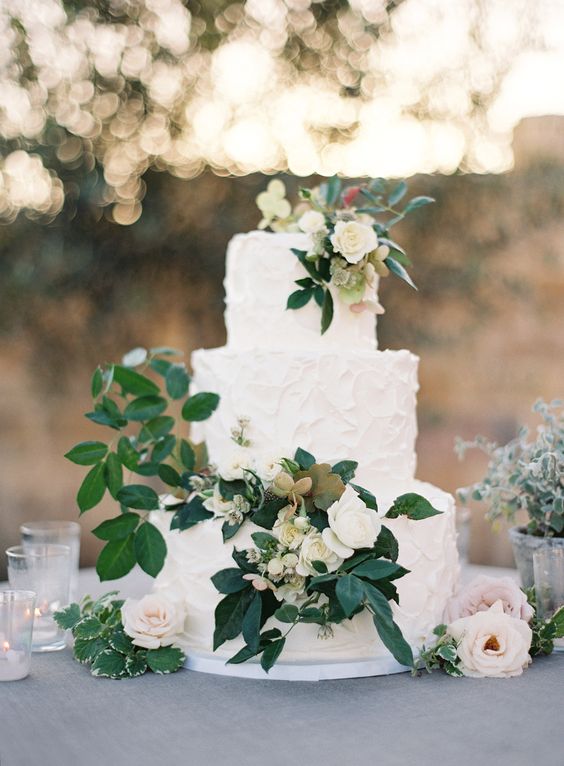 GATEAU DE MARIAGE FLEURI