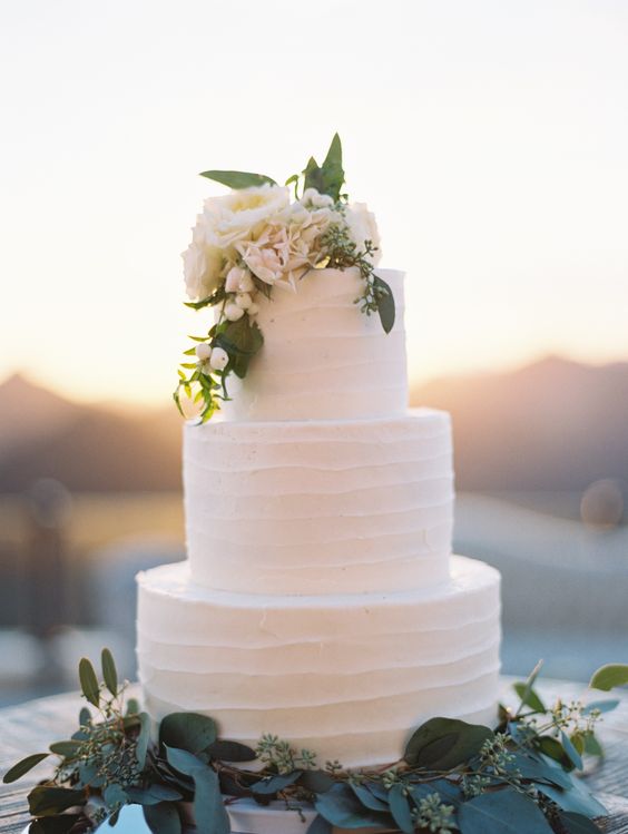 GATEAU DE MARIAGE FLEURI