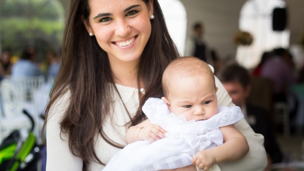 FEMME ET BEBE BAPTISE