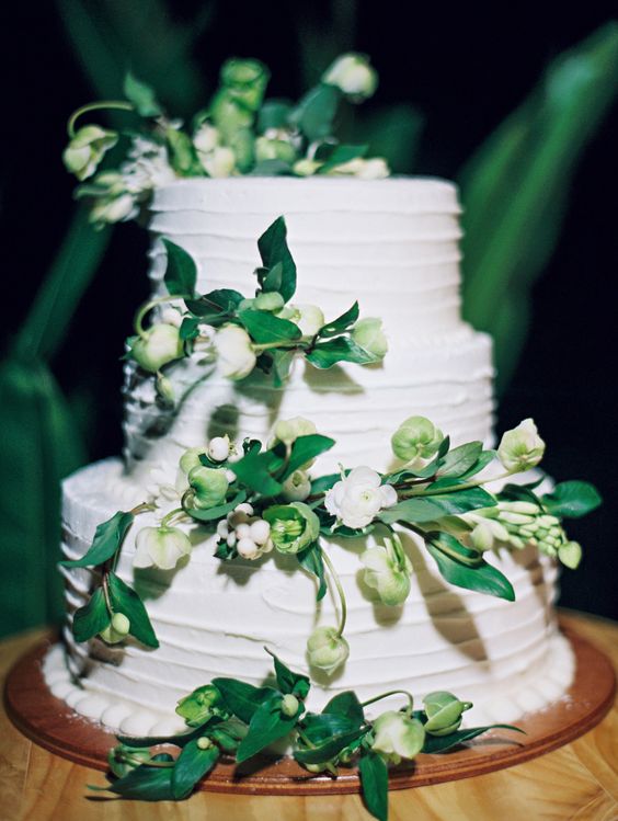 GATEAU DE MARIAGE FLEURI