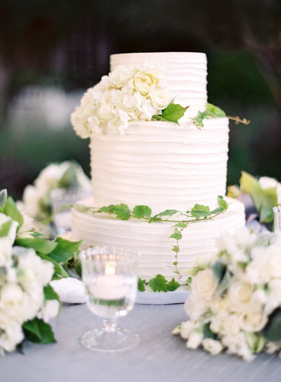 GATEAU DE MARIAGE FLEURI