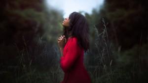 PRAYING WOMAN