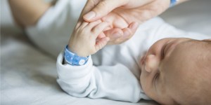 Choisir un prénom original pour son bébé : attention !