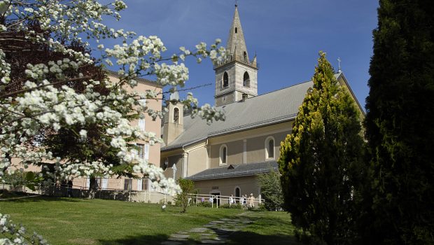 NOTRE-DAME LAUS