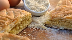 frangipane cake and almond powder flour