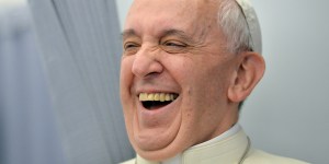 Savez-vous d’où vient la bonne humeur du Pape ?