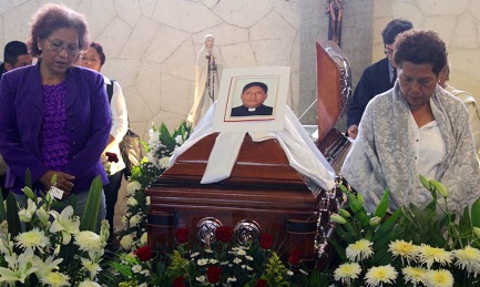 Funerali-di-un-sacerdote-in-Messico