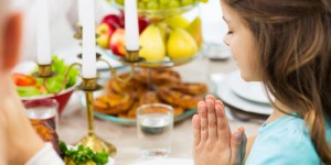 Une courte prière à réciter en sortant de table