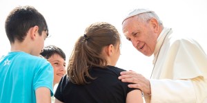 Christus vivit : les douze missions que le pape François assigne aux jeunes