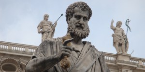 Pourquoi Jésus donne-t-il à l’Église le « pouvoir des clés » ?