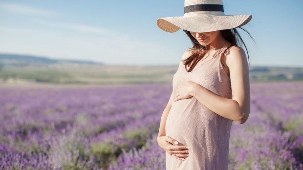 pregnant woman summer hat