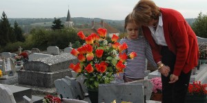 Parents, emmenez vos enfants au cimetière !