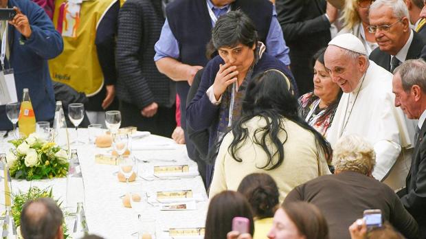 WEB3-PHOTO-OF-THE-DAY-POPE-FRANCIS-PAUL-VI-LUNCH-MEAL-UNDERPRIVILEGED-000_UE7SW-VINCENZO-PINZO-AFP