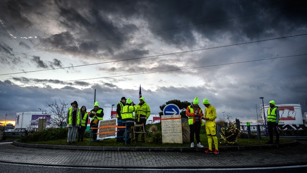 YELLOW VEST