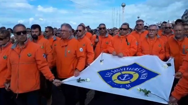 Marche en méméoire des trois sauveteurs en mer