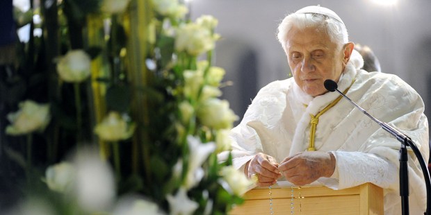 Le rosaire, une prière très aimée par les papes
