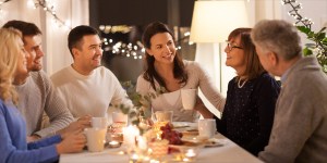 Noël, 24 chez l&rsquo;un, 25 chez l&rsquo;autre : et si on évitait le casse-tête ?