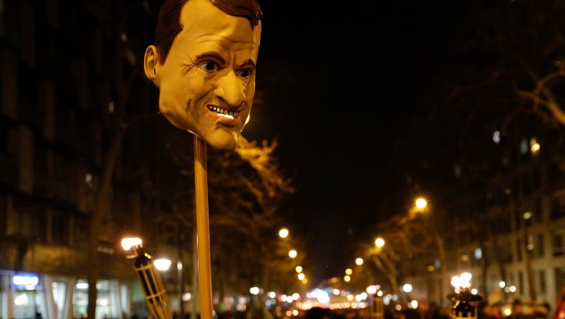 Masque Emmanuel Macron
