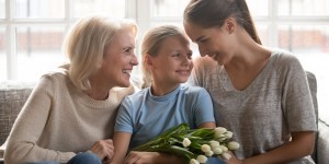 Éducation bienveillante : ce qu&rsquo;en pensent (vraiment) les grand-mères