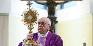VIDEO. La célébration d’un sacrement peut devenir un acte mondain déplore le pape François
