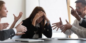 Peut-on pardonner à un collègue une affreuse crasse ?
