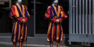 Baptiste, garde-suisse en mission auprès du pape François
