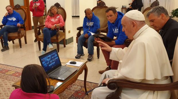 WEB2-VISIOCONFERENCE-POPE FRANCIS-LAZARE-TWITTER