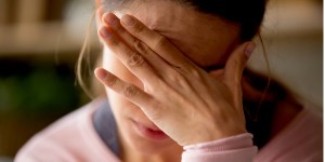 Le remède de sainte Hildegarde pour soulager les migraines