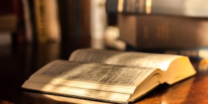 Comment les catholiques interprètent-ils la Bible ?