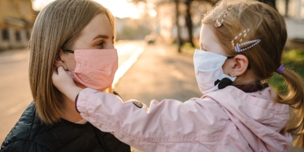 Comment faire porter facilement les masques aux enfants