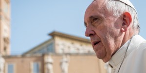 Ce que recherche le Pape derrière la protection juridique des personnes homosexuelles