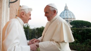 POPE-FRANCIS-BENEDICT-000_DV1599284.jpg