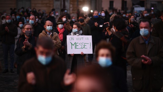WEB2-RASSEMBLEMENT-MANIFESTATION-MESSE-AFP-000_8V99R4.jpg