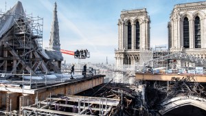 CATHEDRALE NOTRE DAME DE PARIS