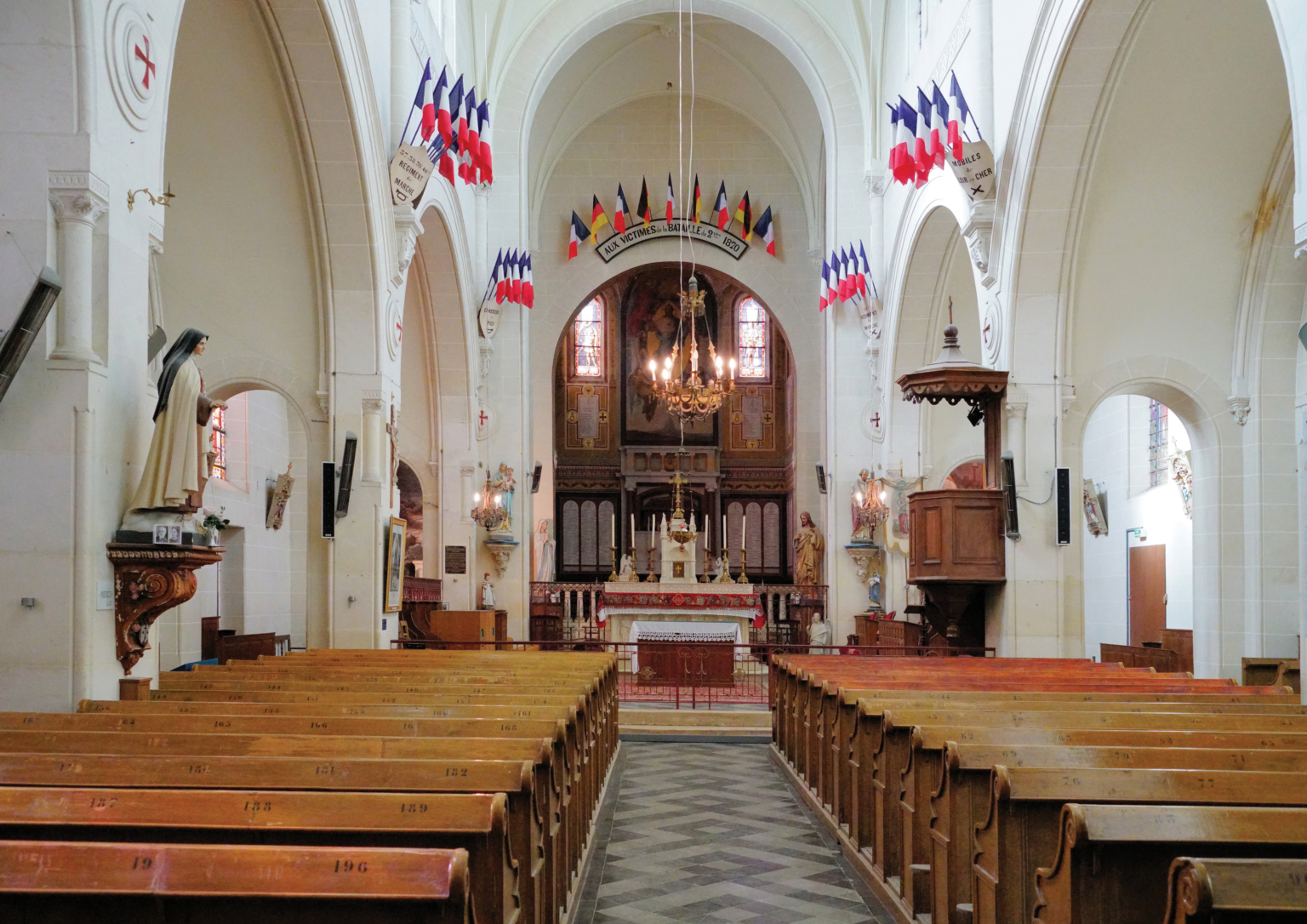 Eglise-Loigny-L-1-1536×1086-1.jpg