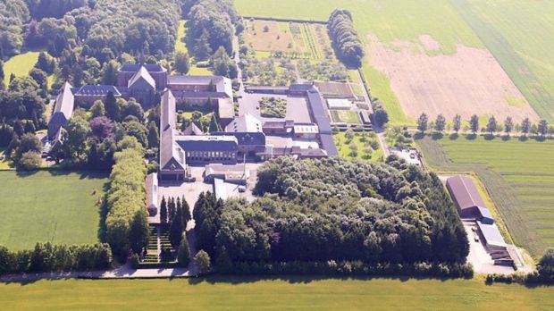 Abbaye-de-Scourmont-vue-aerienne.jpg