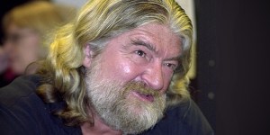 La conversion inattendue du scénariste de &#8220;Basic Instinct&#8221;