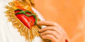 Est-il bien sérieux d&rsquo;adorer le cœur de Jésus ?