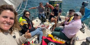 La belle virée en mer de Clarisse Crémer avec les colocs de Lazare