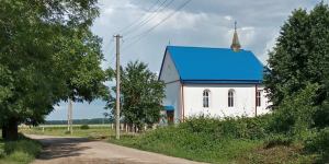 À 80 ans, il se lance dans la rénovation d&rsquo;une église qu&rsquo;il dédiera à Jean Paul II