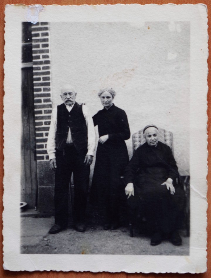 Léontine Dolivet et ses parents