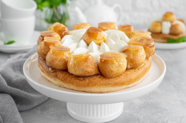 Saint Honore cake
