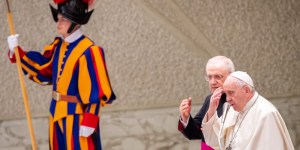 Le pape François révèle ce qu’est la vraie « correction fraternelle »